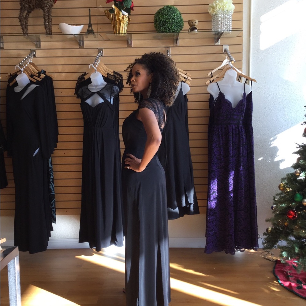 Dress - Picture 4 of 4